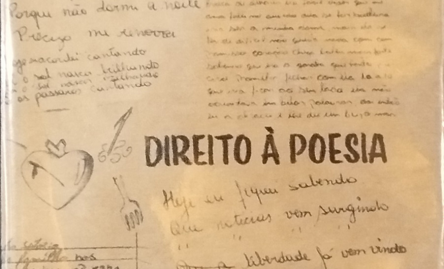 Livro de poesias criadas em unidades penais é publicado em projeto de extensão da Unila, em parceria com a Polícia Penal