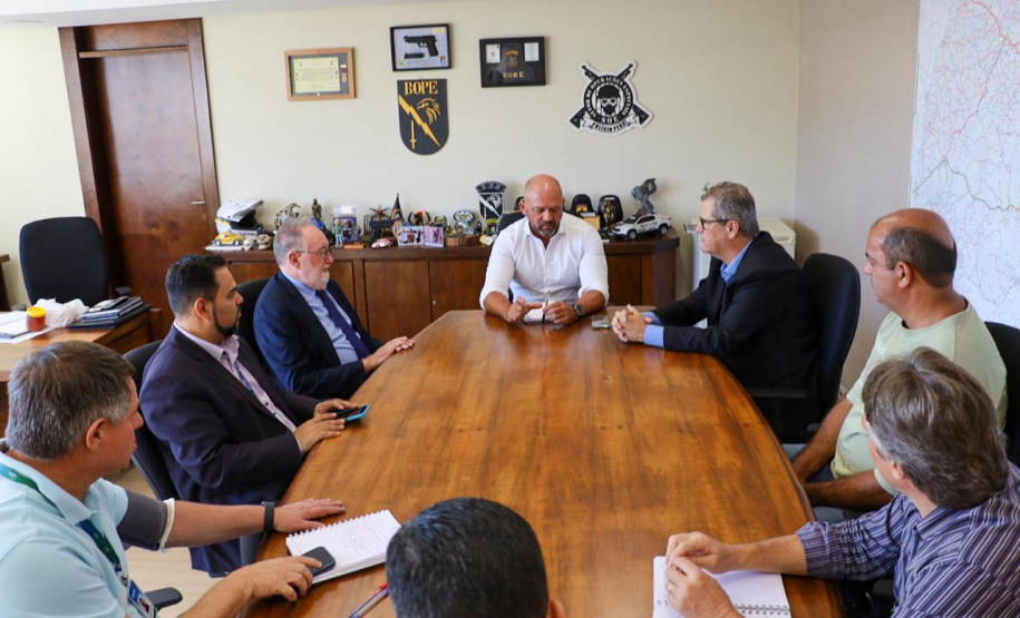 Autoridades políticas fazem visita na Secretaria da Segurança Pública do Paraná