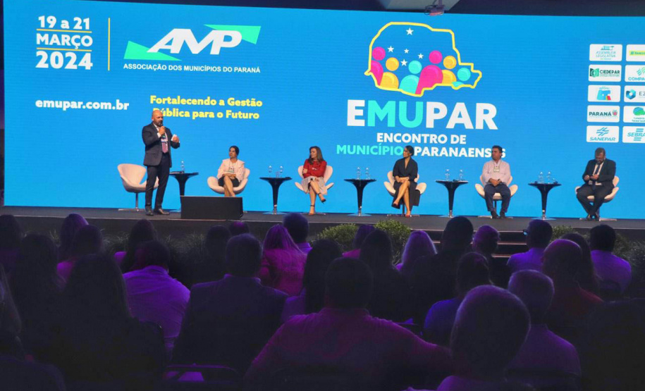 Estado apresenta políticas bem-sucedidas em todas as áreas no maior evento de prefeitos do Sul
