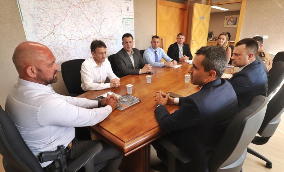 Secretário Hudson recebe chefe da Casa Militar