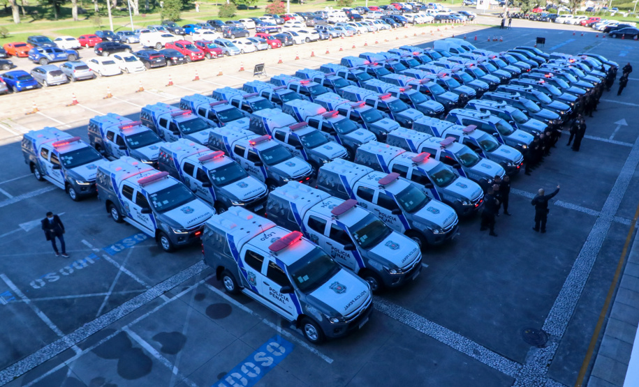 Governador entrega 225 novas viaturas e 1,4 mil coletes balísticos à Polícia Penal