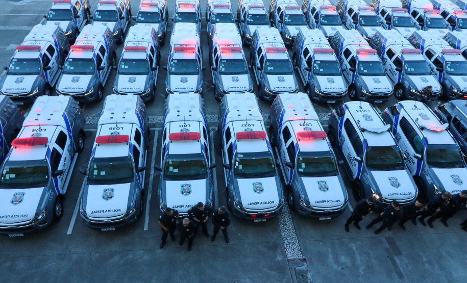 Governador entrega 225 novas viaturas e 1,4 mil coletes balísticos à Polícia Penal