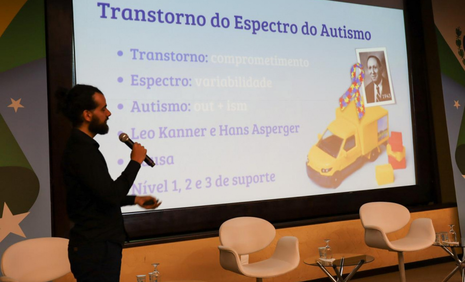 Encontro sobre Autismo reúne mais de 100 pessoas no auditório da Sesp