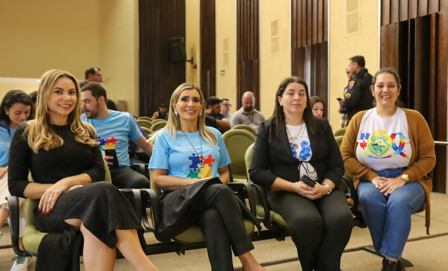 Encontro sobre Autismo reúne mais de 100 pessoas no auditório da Sesp