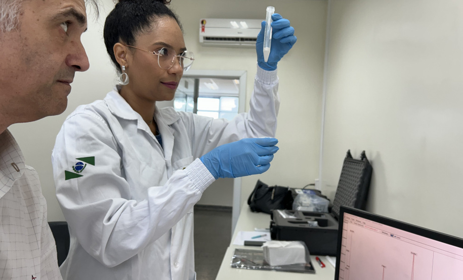 Polícia Científica do Paraná recebe novo equipamento de análise química de amostras
