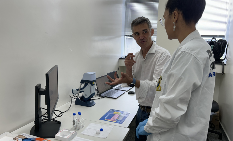 Polícia Científica do Paraná recebe novo equipamento de análise química de amostras