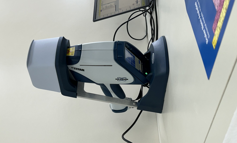 Polícia Científica do Paraná recebe novo equipamento de análise química de amostras