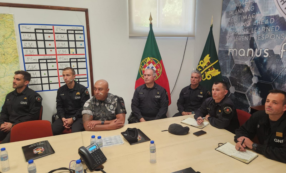 Policiais do BPRONE da PMPR trocam experiências com Guarda Nacional de Portugal