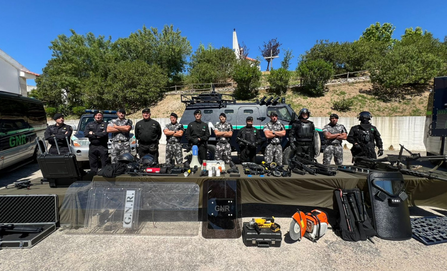 Policiais do BPRONE da PMPR trocam experiências com Guarda Nacional de Portugal
