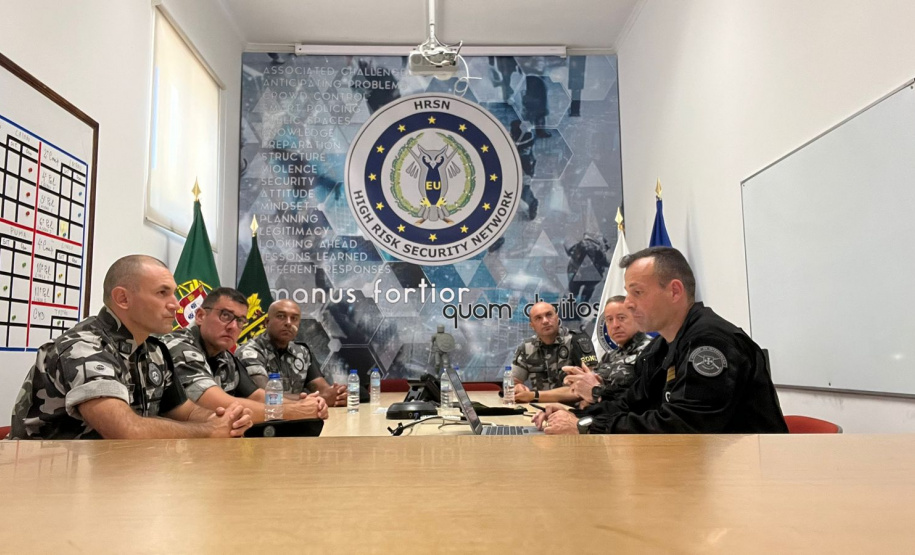 Policiais do BPRONE da PMPR trocam experiências com Guarda Nacional de Portugal