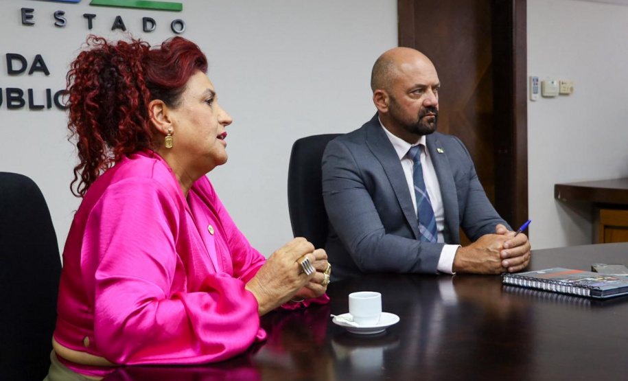 Secretário de Segurança Pública recebe visita da prefeita de Mandaguari