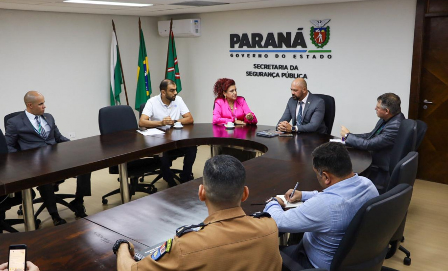 Secretário de Segurança Pública recebe visita da prefeita de Mandaguari