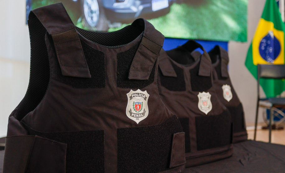 Governador entrega 225 novas viaturas e 1,4 mil coletes balísticos à Polícia Penal