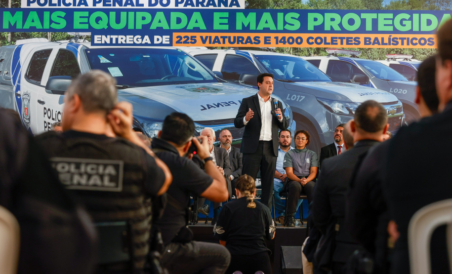 Governador entrega 225 novas viaturas e 1,4 mil coletes balísticos à Polícia Penal