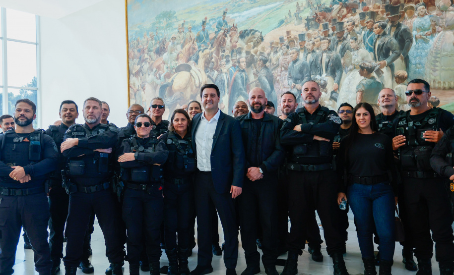 Governador entrega 225 novas viaturas e 1,4 mil coletes balísticos à Polícia Penal