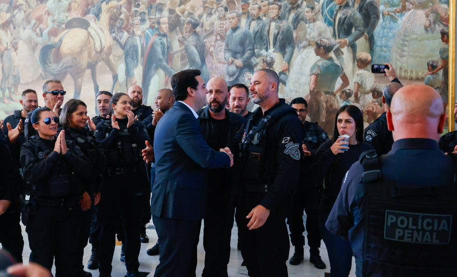 Governador entrega 225 novas viaturas e 1,4 mil coletes balísticos à Polícia Penal