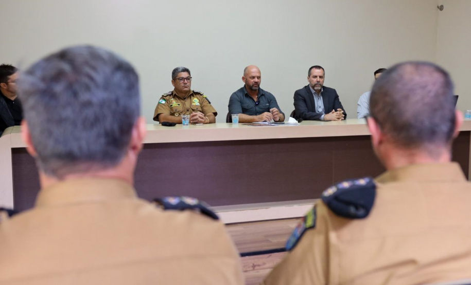 Secretário Hudson se reúne com representantes das forças de segurança em de Astorga