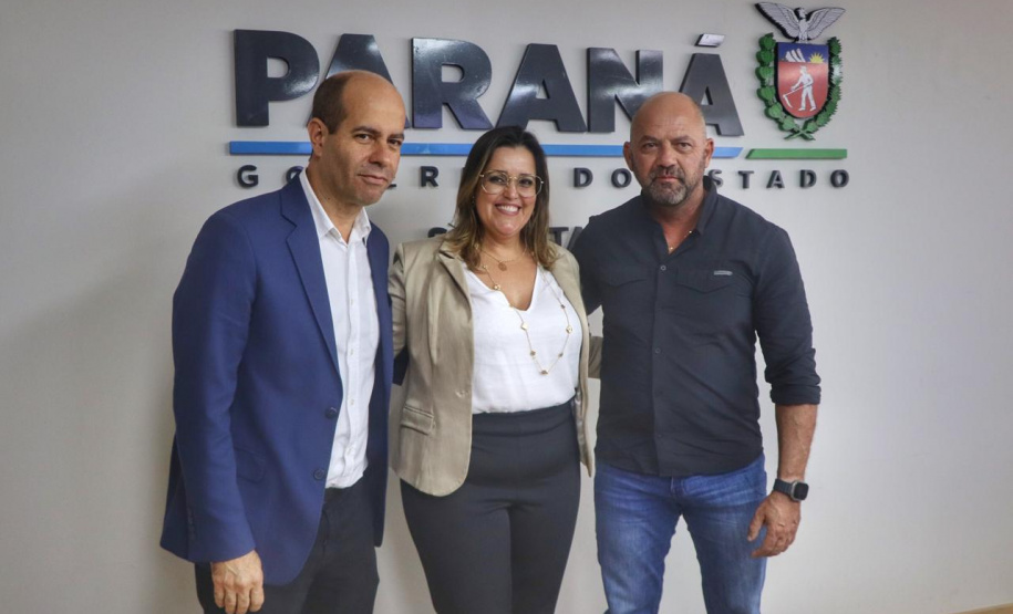 Secretário Hudson recebe o deputado estadual Evandro Araújo em seu gabinete