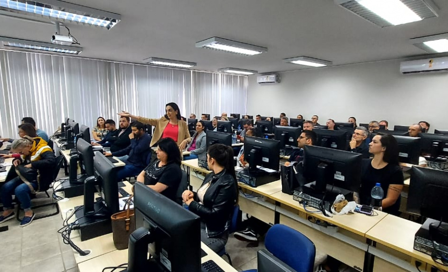 Centro de Licitações e o Centro de Planejamento de Compras da SESP participam da capacitação de licitações de profissionais do Departamento de Polícia Penal