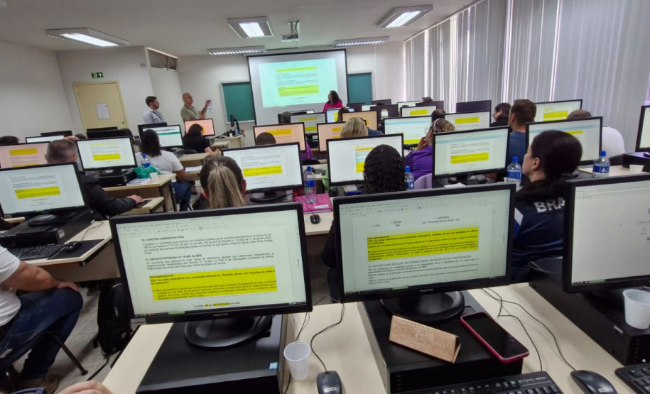 Centro de Licitações e o Centro de Planejamento de Compras da SESP participam da capacitação de licitações de profissionais do Departamento de Polícia Penal