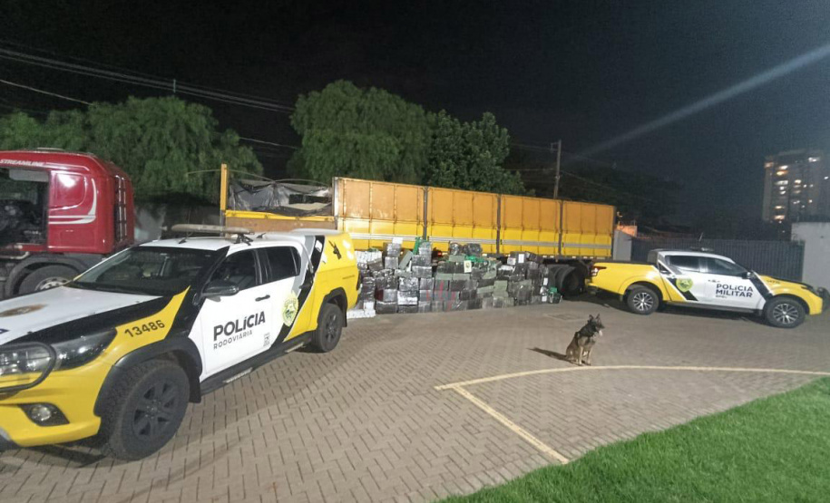 Polícia Militar apreende 2 toneladas de maconha em caminhão em Iguaraçu