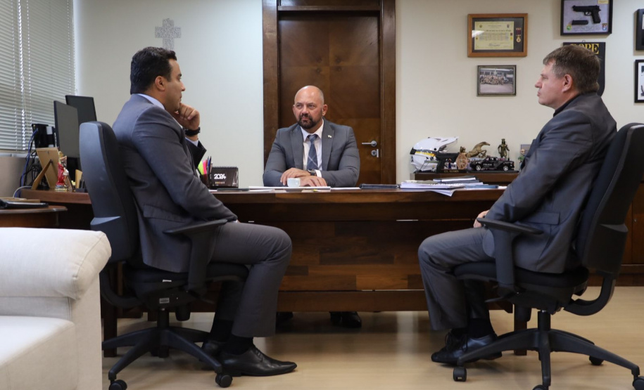 Secretário de Segurança Pública recebe visita do presidente da Associação dos Magistrados do Paraná (AMAPAR)
