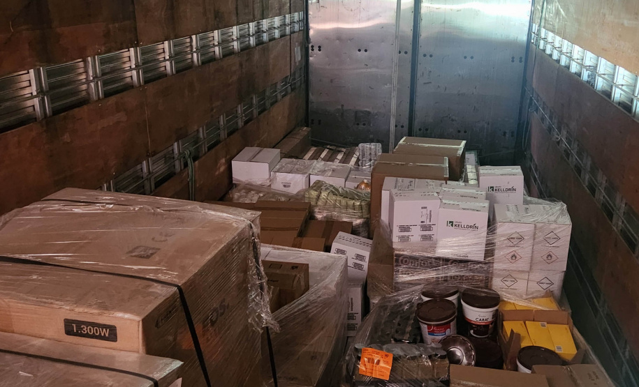 PM do Paraná recupera caminhão roubado com doações destinadas ao Rio Grande do Sul