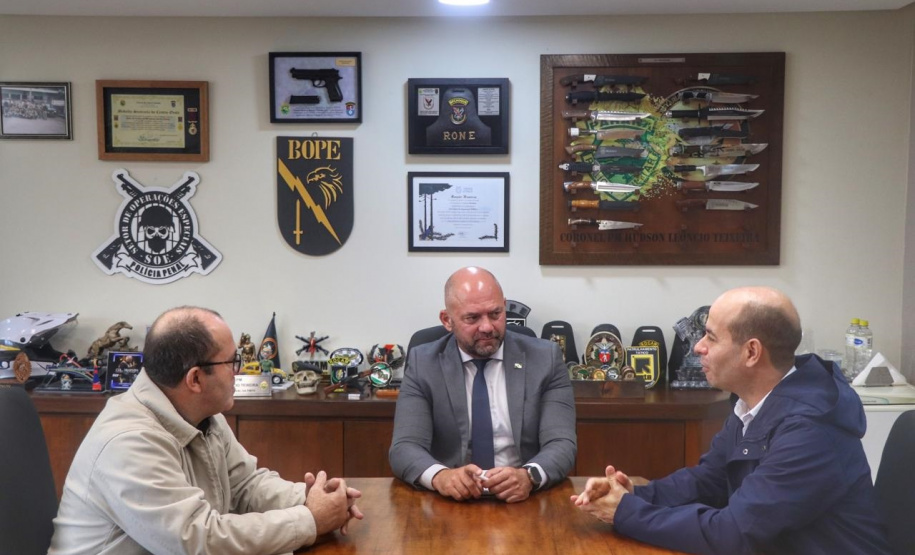 Secretário Hudson recebe deputado estadual Evandro Araújo e vereador de Campo Magro Marcio Bosa