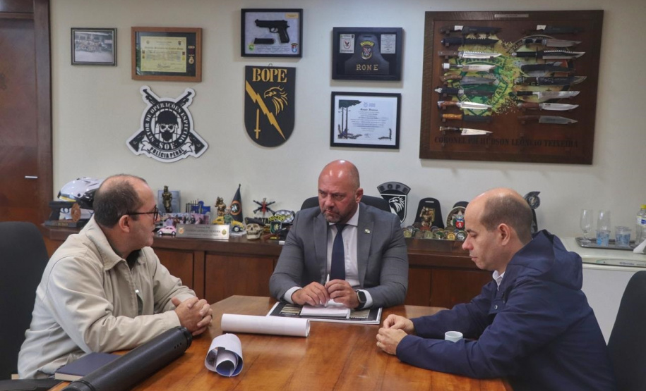 Secretário Hudson recebe deputado estadual Evandro Araújo e vereador de Campo Magro Marcio Bosa