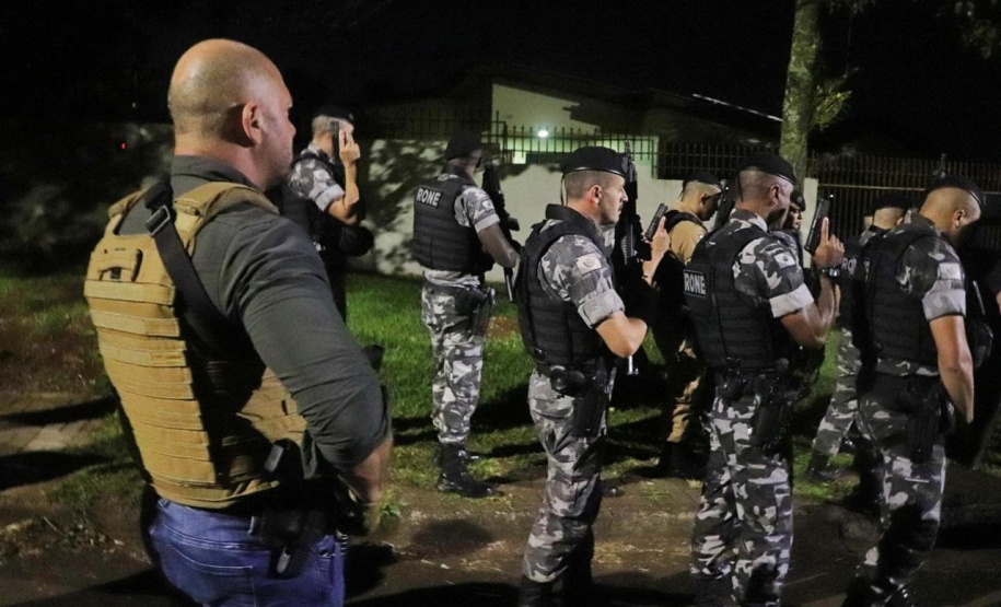 PCPR e PMPR cumprem 19 mandados contra grupo ligado a homicídios em Cascavel