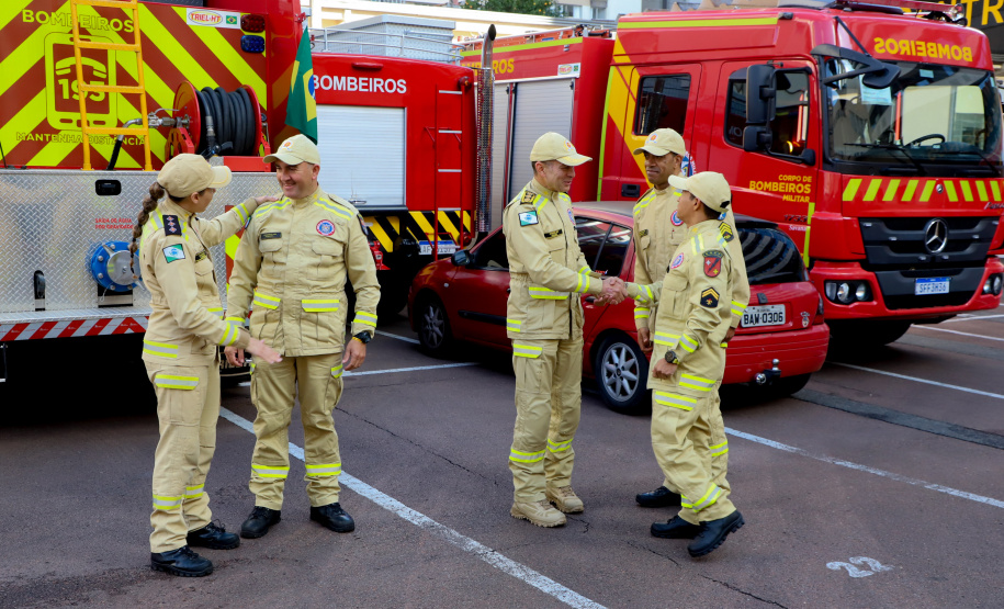 Buscas complexas e casos marcantes: bombeiros do Paraná relatam atuação no RS