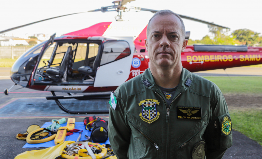 Helicóptero que vai ajudar vítimas das chuvas decola para o Rio Grande do Sul