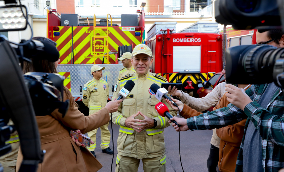 Buscas complexas e casos marcantes: bombeiros do Paraná relatam atuação no RS