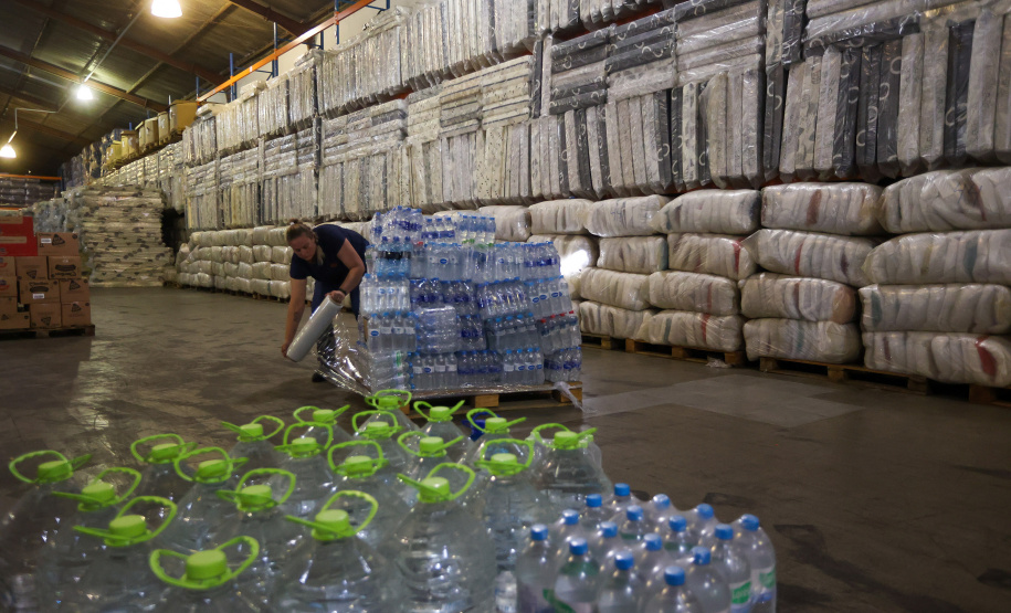 Paraná amplia força-tarefa dos bombeiros no RS e prazo da campanha de arrecadação