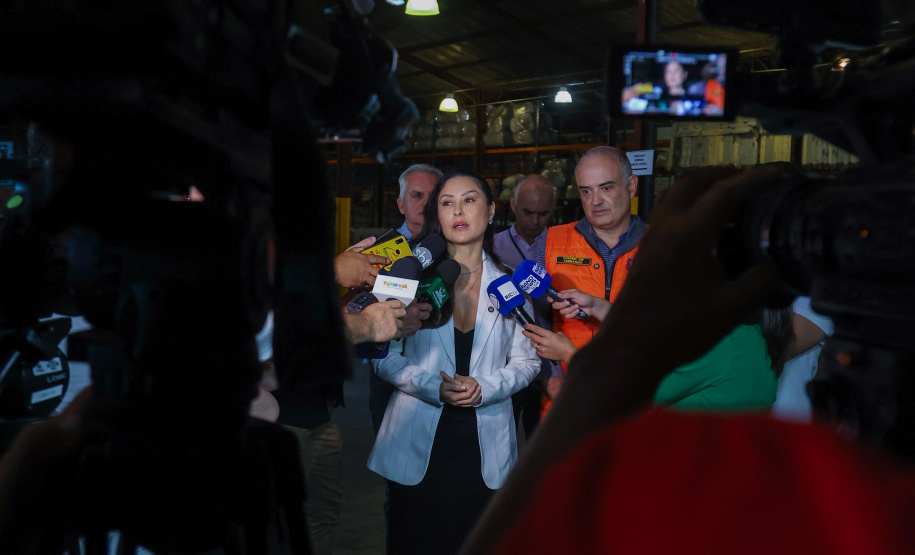 Paraná amplia força-tarefa dos bombeiros no RS e prazo da campanha de arrecadação