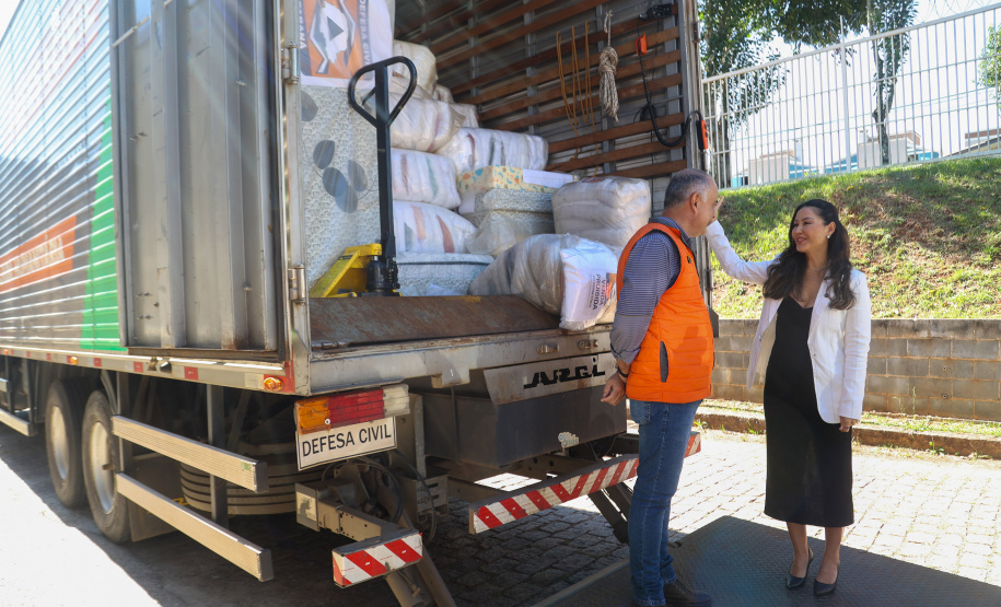 Paraná amplia força-tarefa dos bombeiros no RS e prazo da campanha de arrecadação