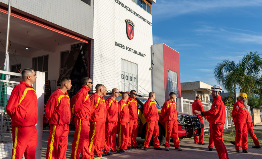 Paraná amplia força-tarefa dos bombeiros no RS e prazo da campanha de arrecadação