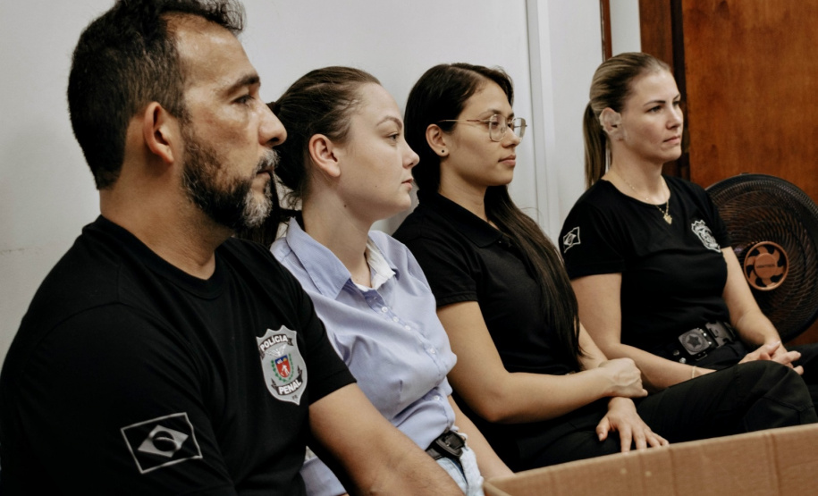 Apenados produzem flores de crochê para campanha de combate ao abuso e exploração sexual de crianças e adolescentes