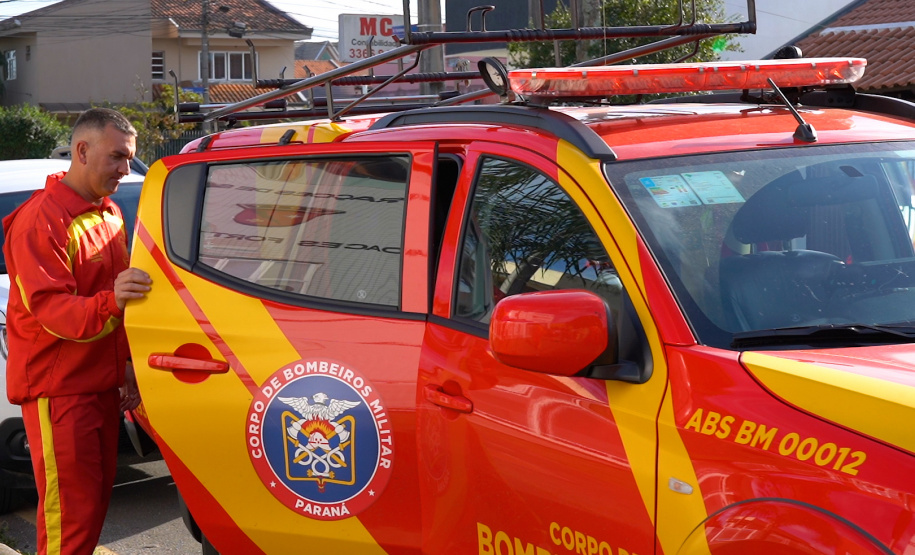 Paraná amplia força-tarefa dos bombeiros no RS e prazo da campanha de arrecadação