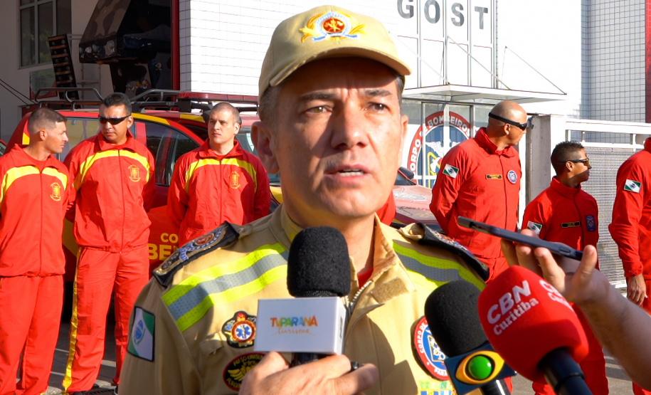 Paraná amplia força-tarefa dos bombeiros no RS e prazo da campanha de arrecadação