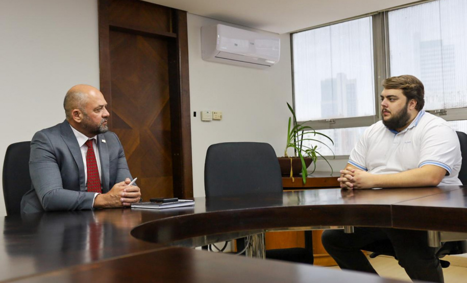 Secretário Hudson recebe o deputado federal Felipe Francischini em seu gabinete