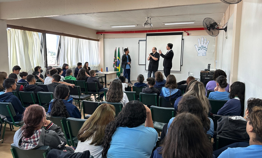 PCPR ministra palestra educativa em escola para surdos na Capital