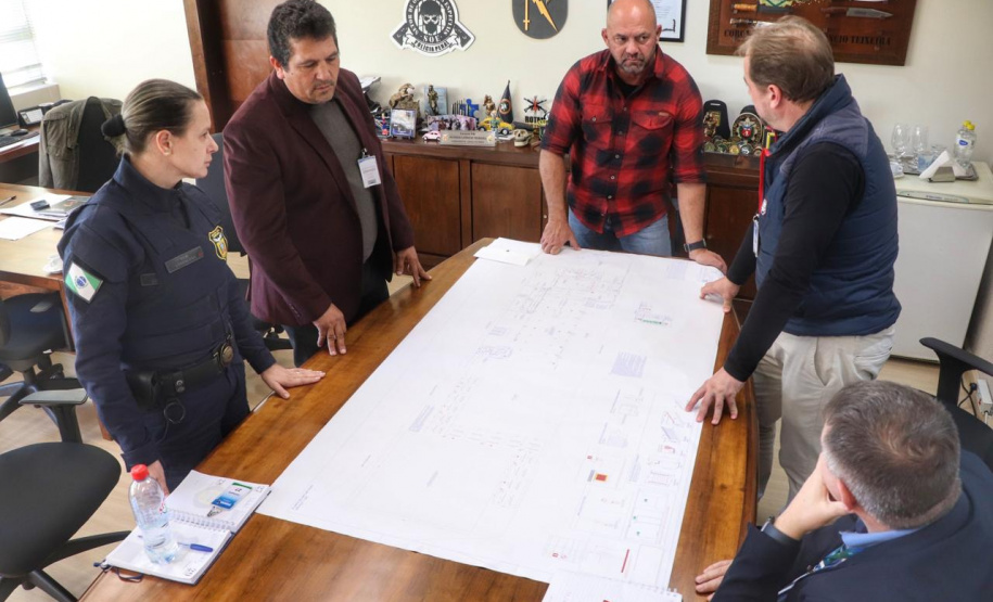 Secretário de Segurança Pública recebe visita do prefeito de Matinhos