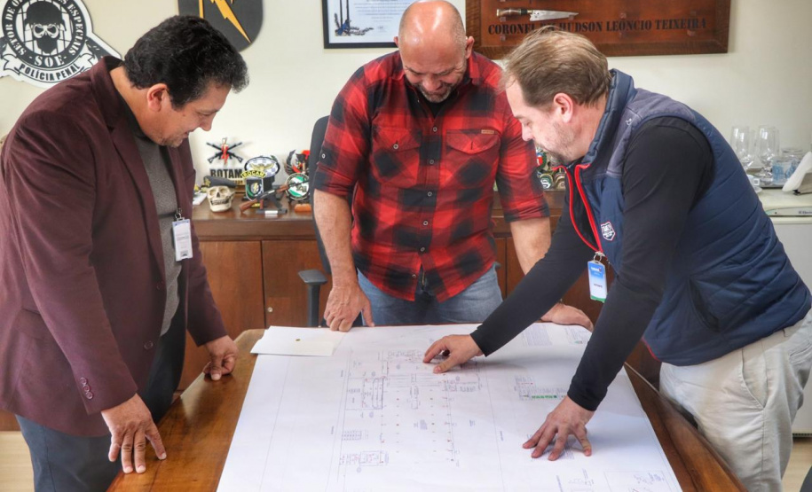 Secretário de Segurança Pública recebe visita do prefeito de Matinhos