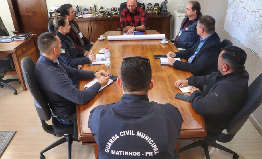 Secretário de Segurança Pública recebe visita do prefeito de Matinhos