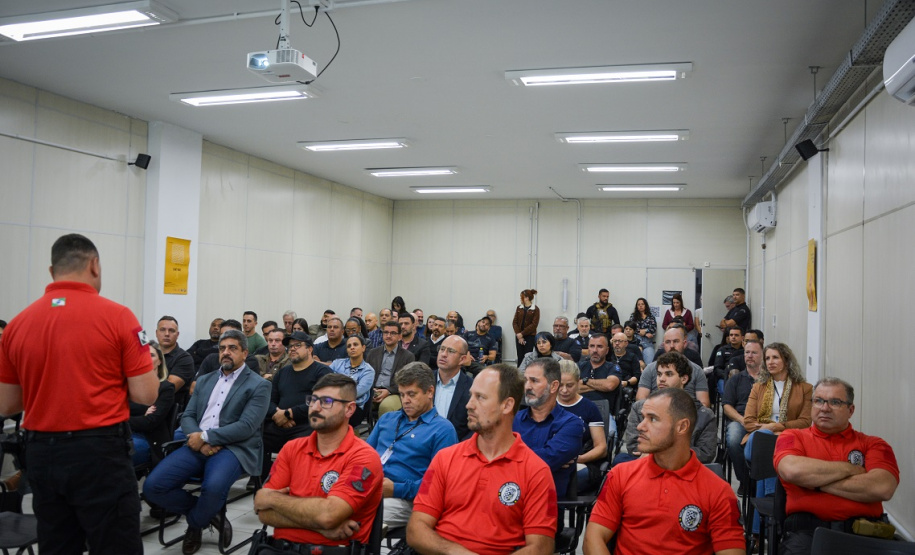 Polícia Penal promove palestra para conscientizar servidores sobre conduta veicular e segurança no trânsito