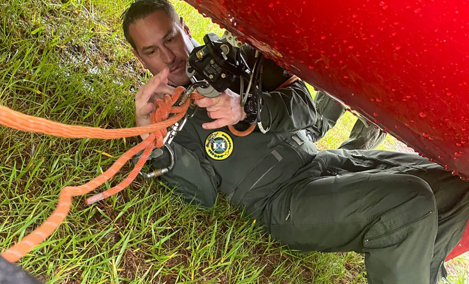 Com resgates aéreos e barcos, forças do Paraná ajudaram 150 pessoas no Rio Grande do Sul