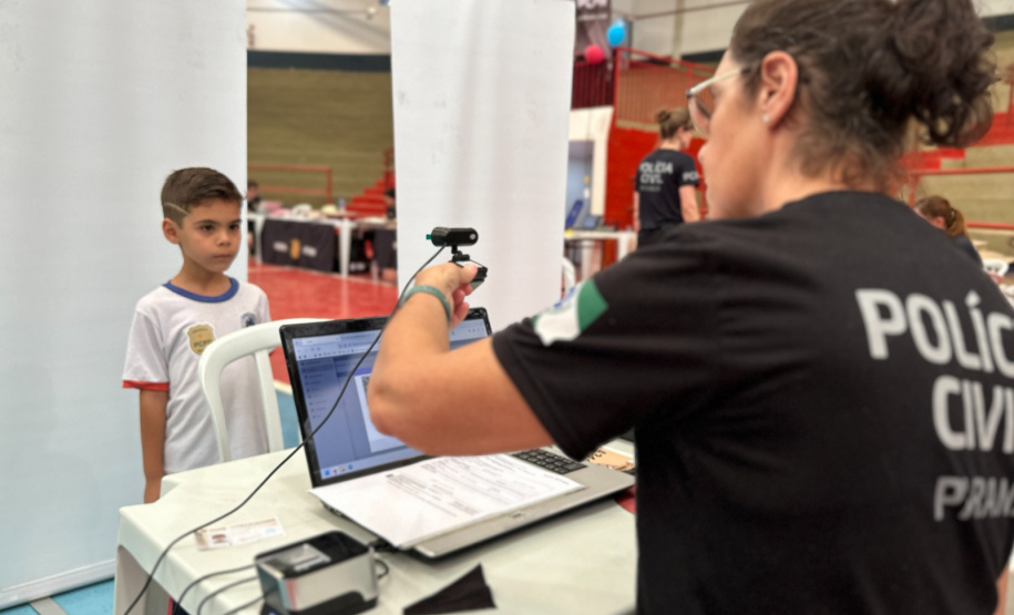 PCPR na Comunidade leva serviços de polícia judiciária e exposições para população de Palotina, Almirante Tamandaré e Pinhais