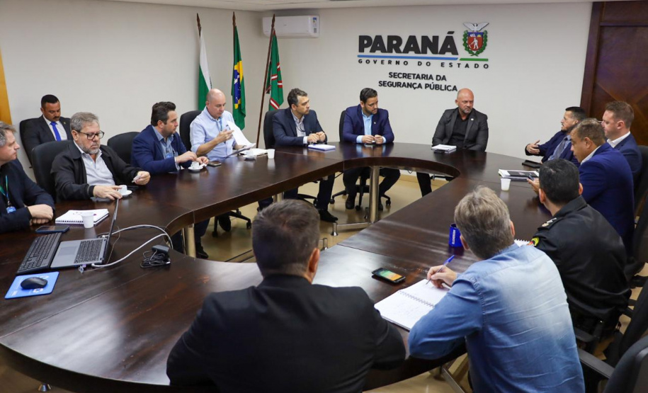 Secretário da Segurança recebe prefeitos do interior