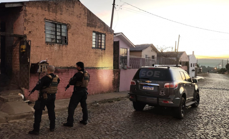 Forças de segurança cumprem 27 mandados em cinco cidades contra foragidos da Justiça